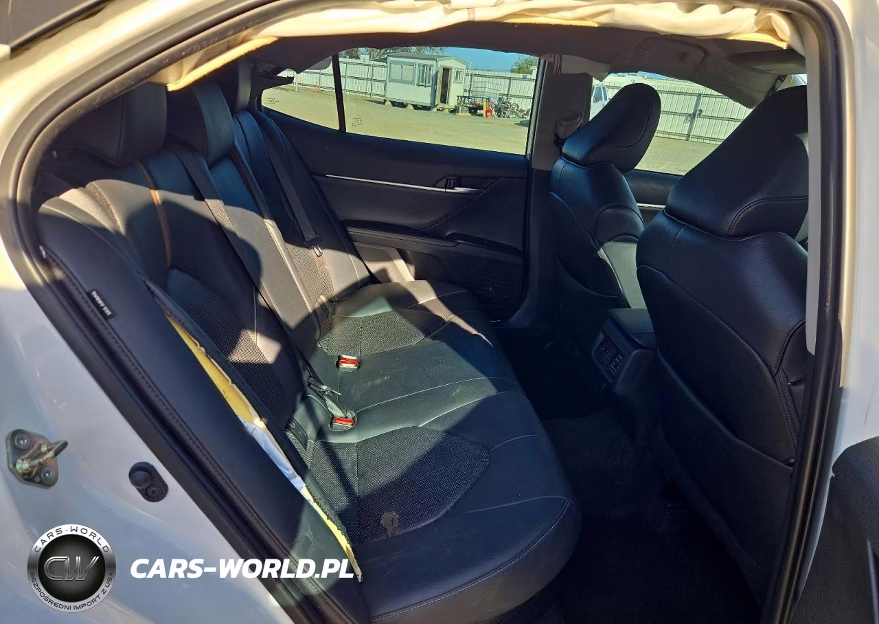 2020 Toyota Camry Xle VIN:4T1F31AK3LU518202 - 10