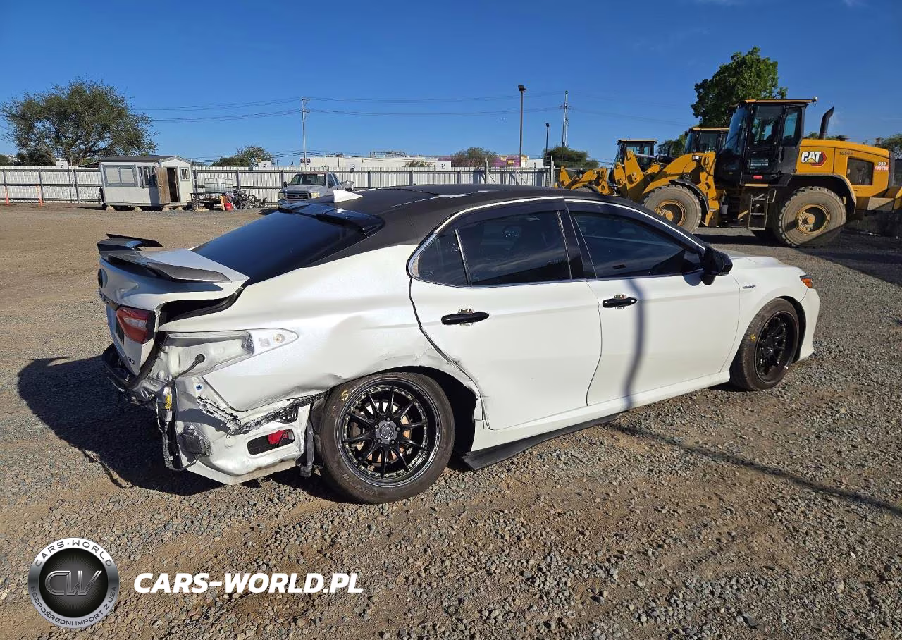 2020 Toyota Camry Xle VIN:4T1F31AK3LU518202 - 3