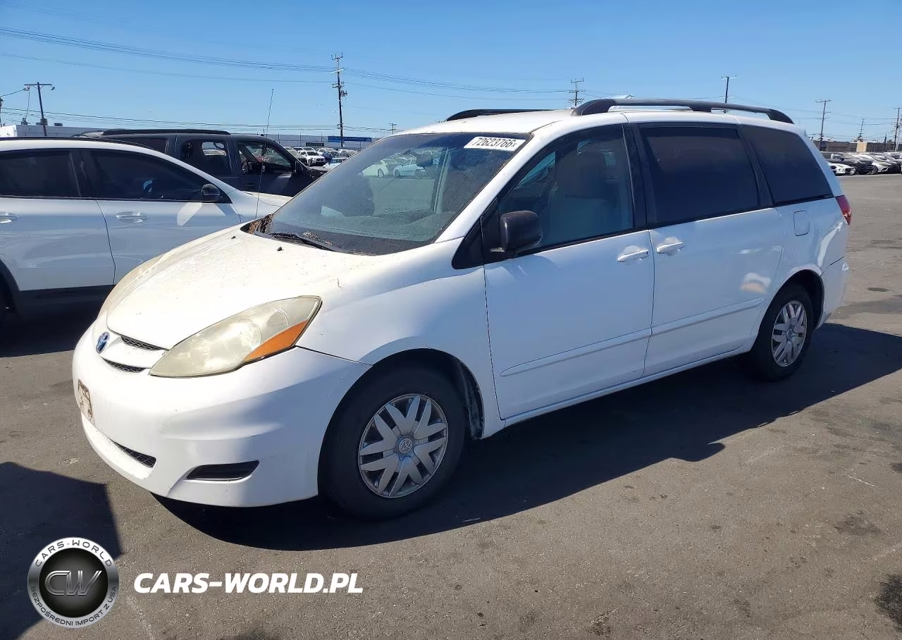 2009 Toyota Sienna Le 8-Passenger