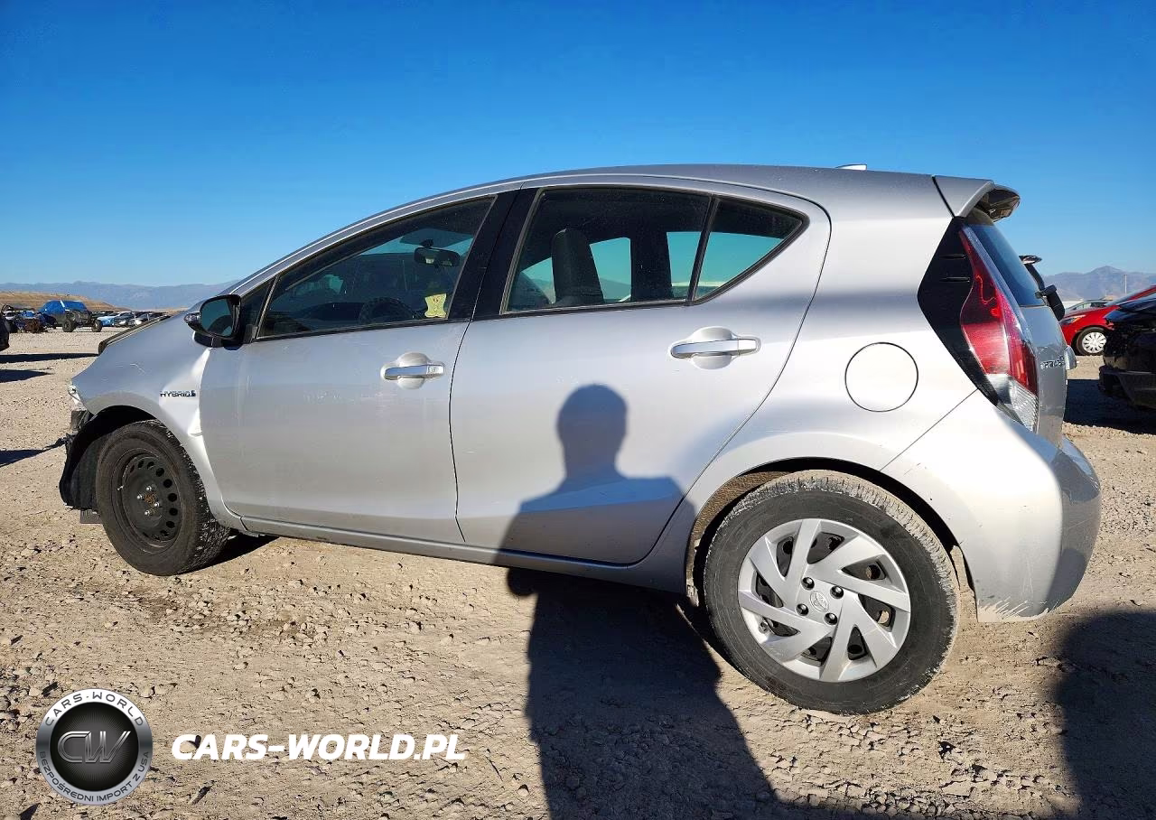 2015 Toyota Prius C One VIN:JTDKDTB34F1113183 - 2