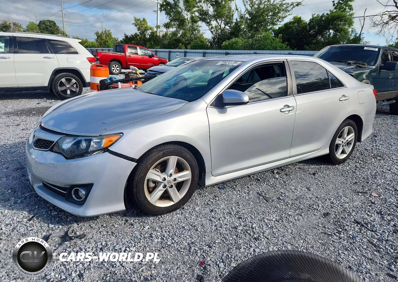 2014 Toyota Camry Se – zdjęcie 1 z 12