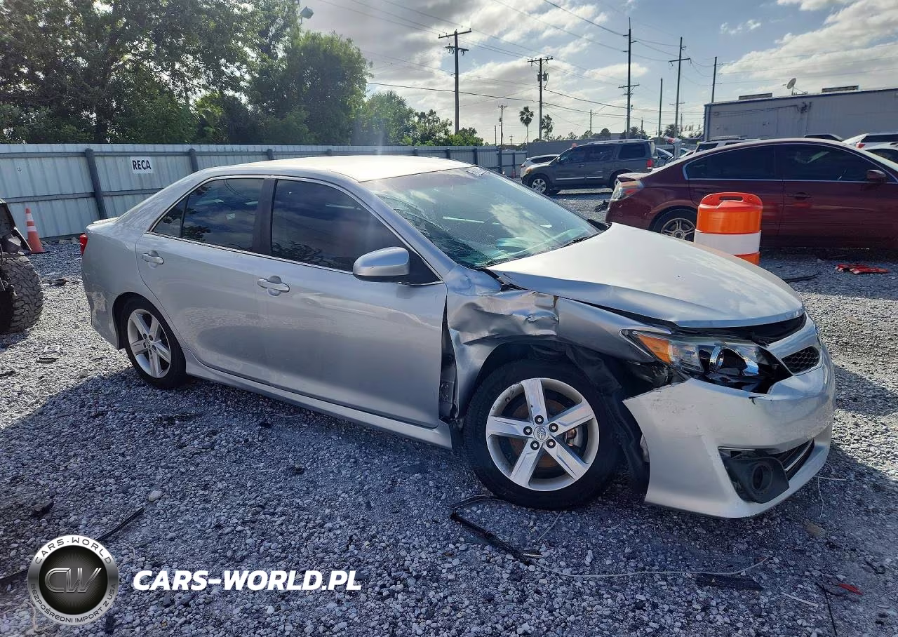 2014 Toyota Camry Se VIN:4T1BF1FKXEU411245 - 4