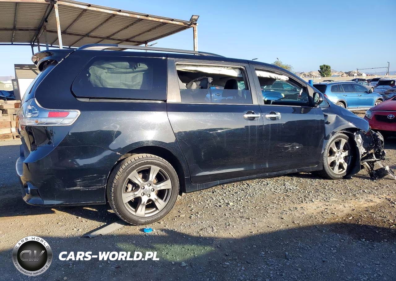 2017 Toyota Sienna Se VIN:5TDXZ3DC8HS797035 - 3