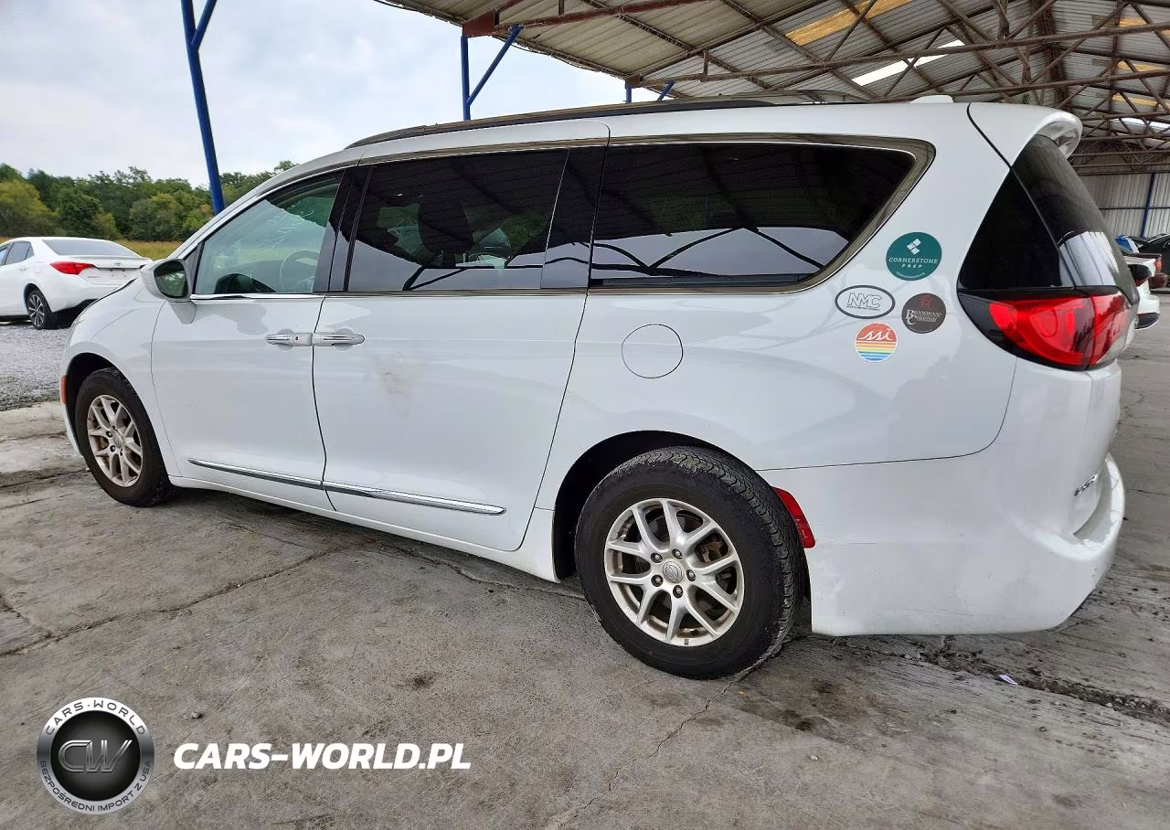 2020 Chrysler Pacifica Touring L VIN:2C4RC1BG9LR279196 - 2