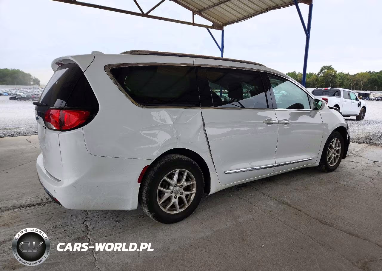 2020 Chrysler Pacifica Touring L VIN:2C4RC1BG9LR279196 - 3