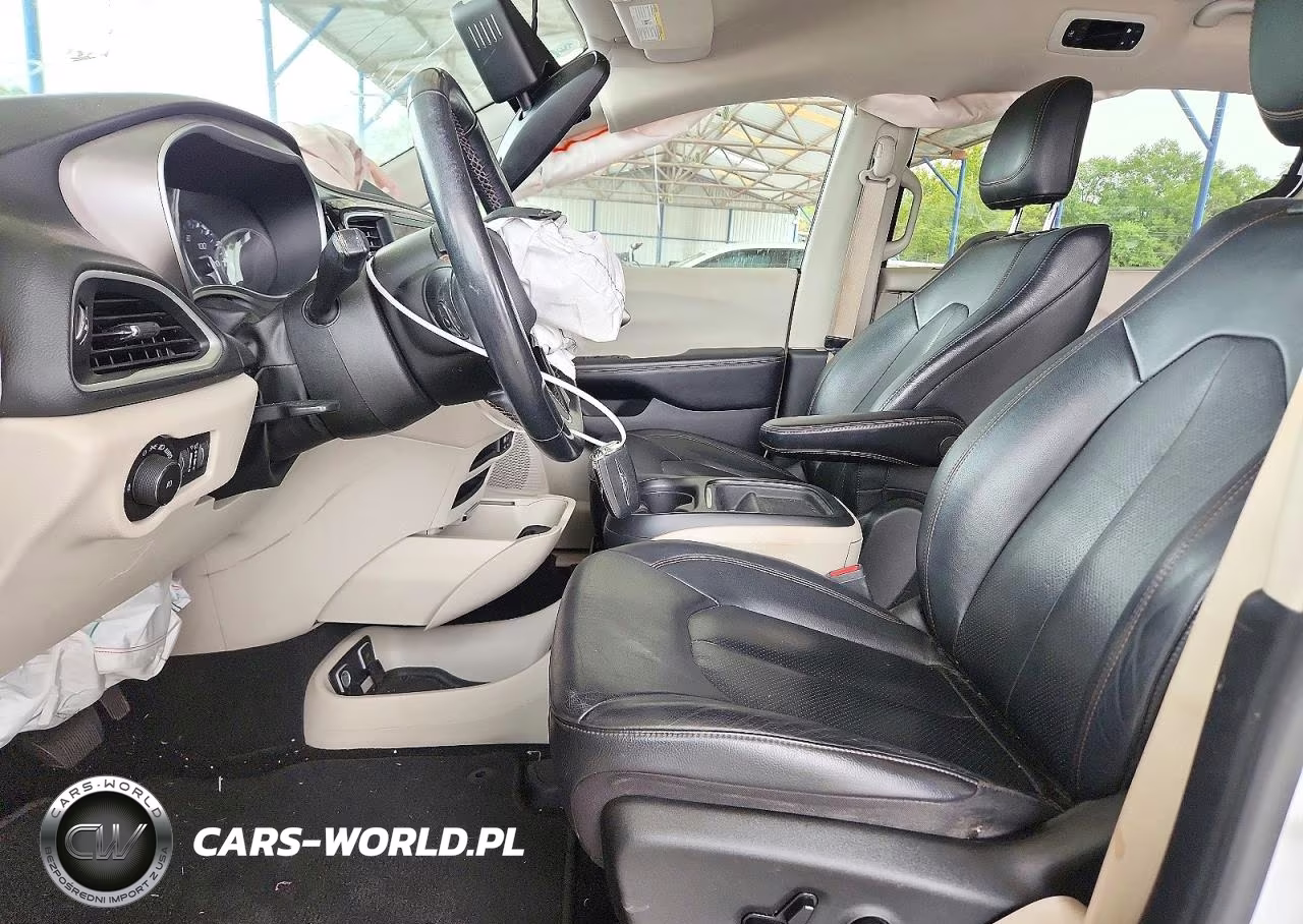 2020 Chrysler Pacifica Touring L VIN:2C4RC1BG9LR279196 - 7