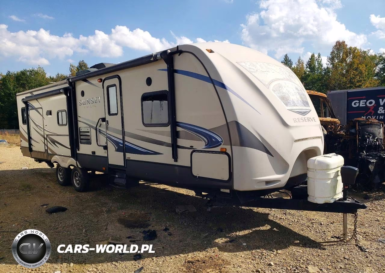 2014 Cross Roads Recreational Vehicle (Rv)