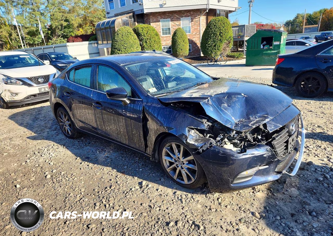 2018 Mazda 3 Touring VIN:3MZBN1V34JM255216 - 4