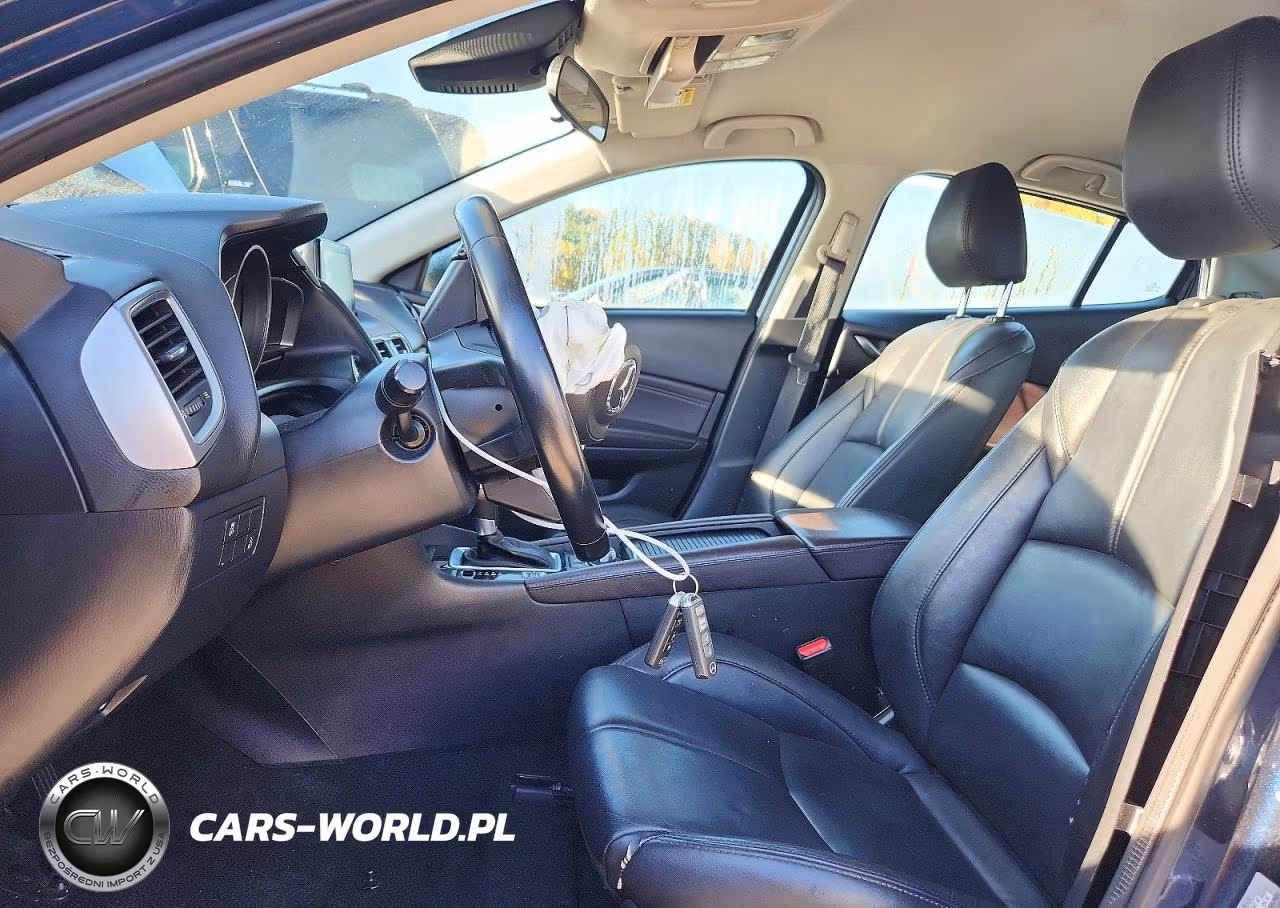 2018 Mazda 3 Touring VIN:3MZBN1V34JM255216 - 7