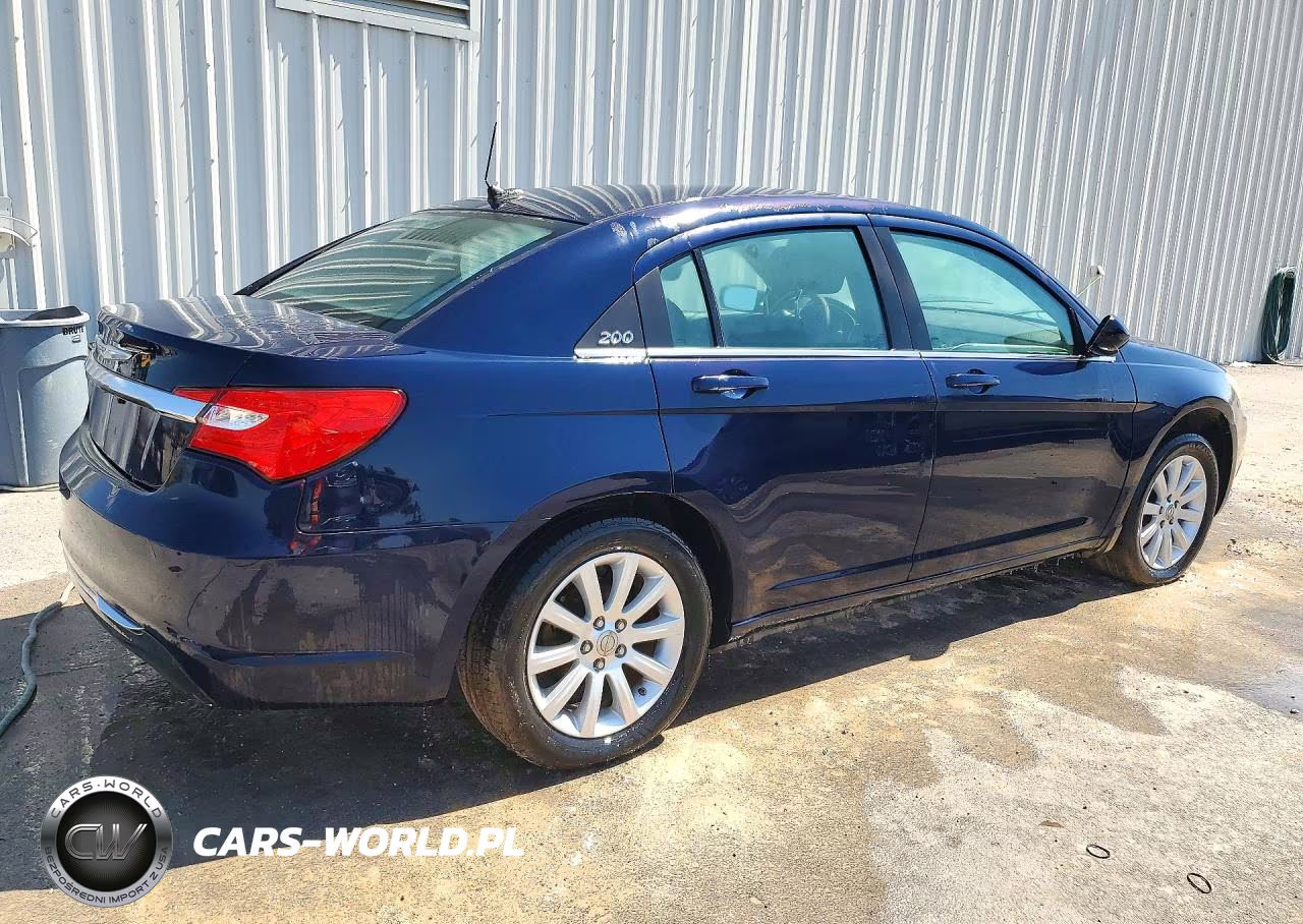2014 Chrysler 200 Touring VIN:1C3CCBBB7EN185094 - 3