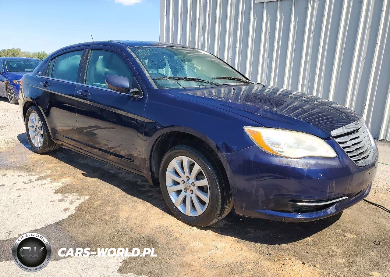 2014 Chrysler 200 Touring VIN:1C3CCBBB7EN185094 - 4
