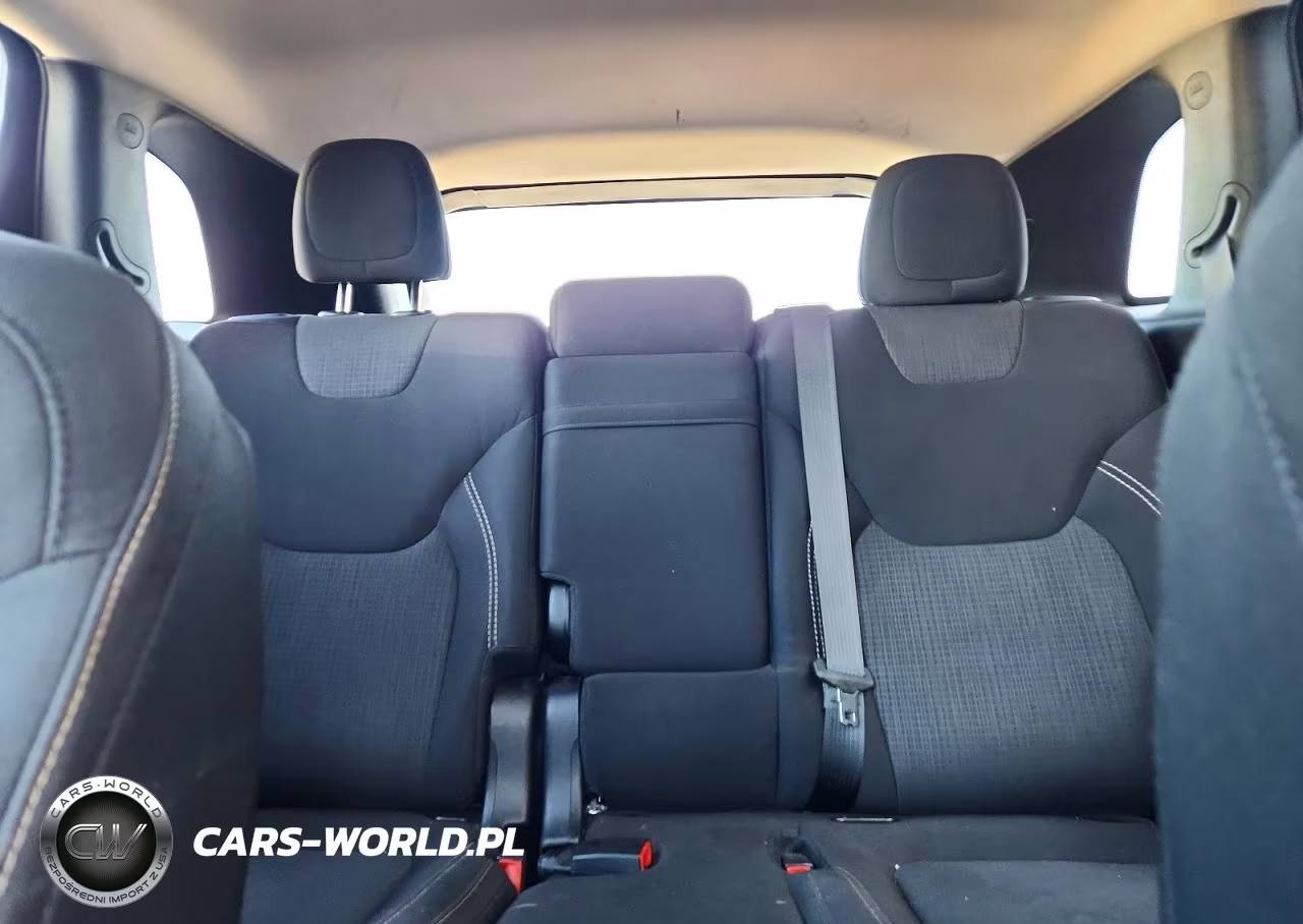 2015 Jeep Cherokee Latitude VIN:1C4PJMCS1FW502490 - 10