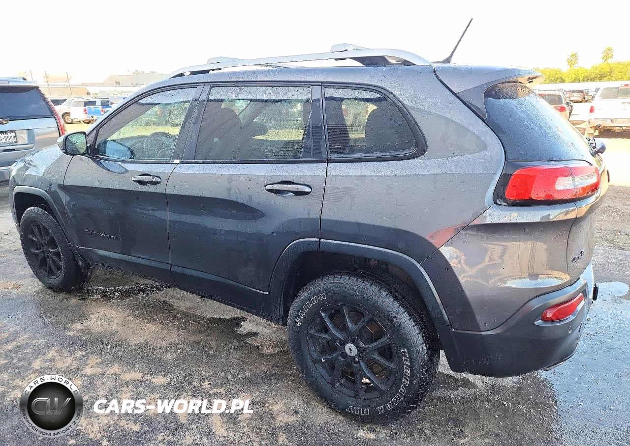 2015 Jeep Cherokee Latitude VIN:1C4PJMCS1FW502490 - 2
