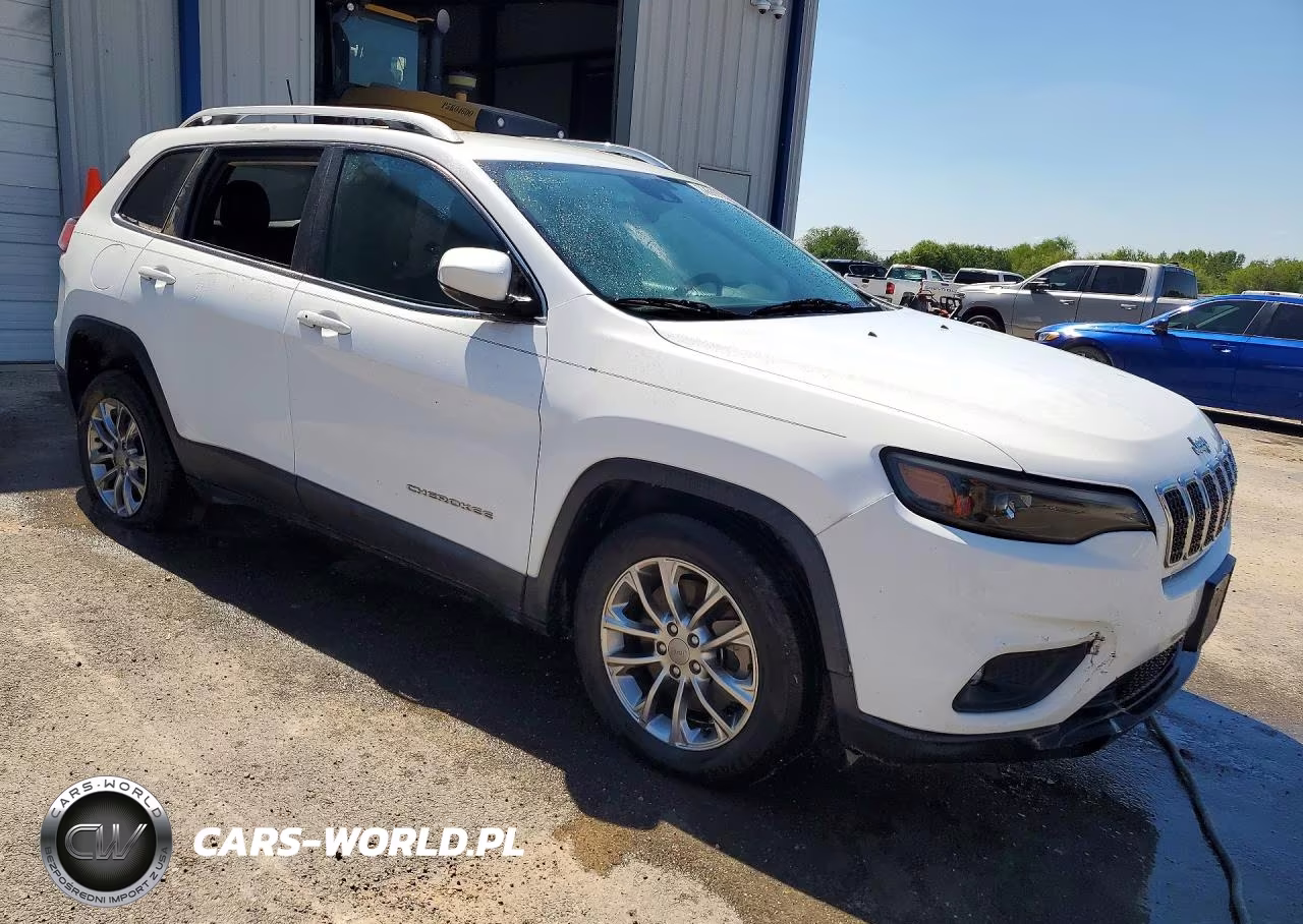 2021 Jeep Cherokee Latitude Plus VIN:1C4PJLLB3MD220922 - 4
