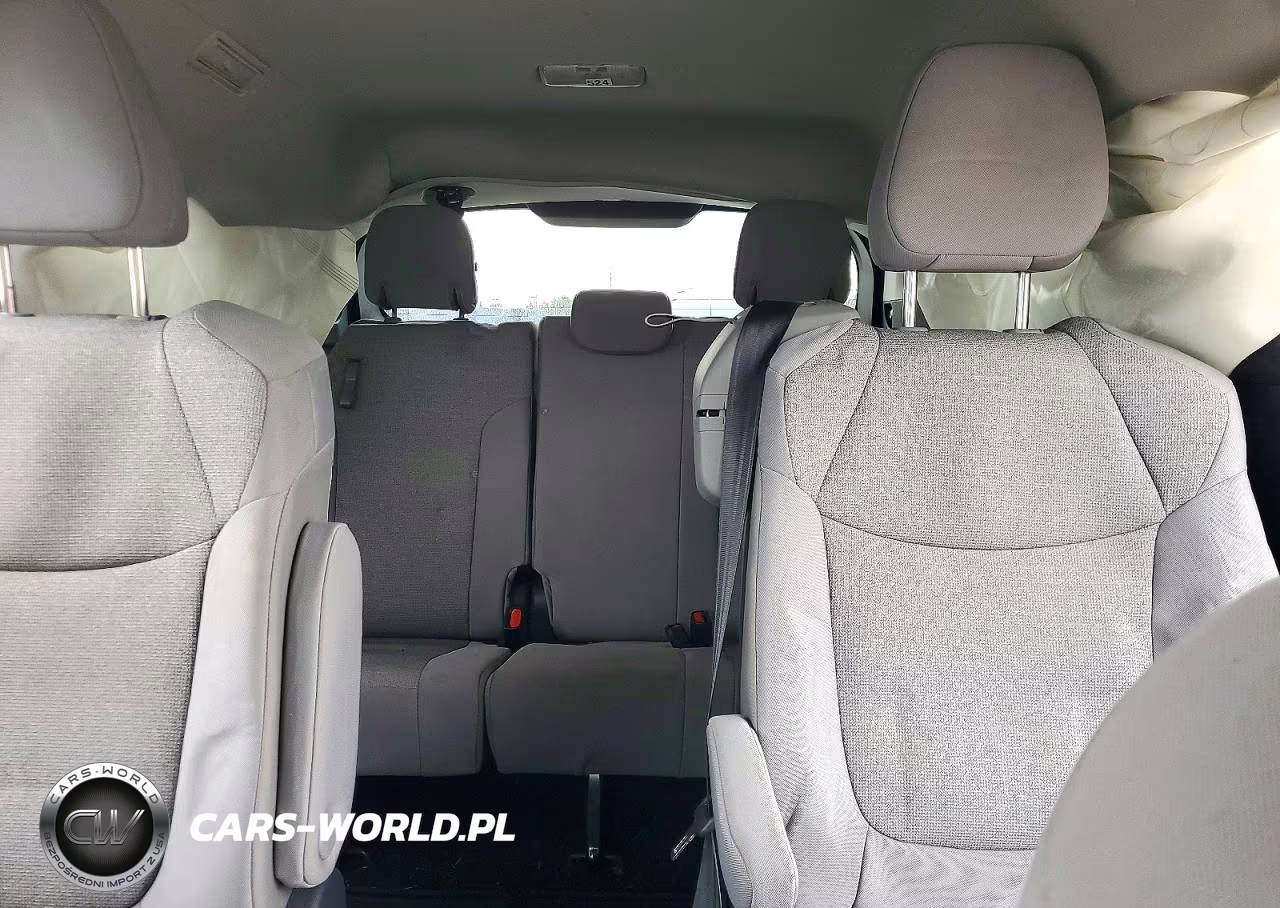 2026 Toyota Sienna Le VIN:5TDKSKFC7TS227204 - 10