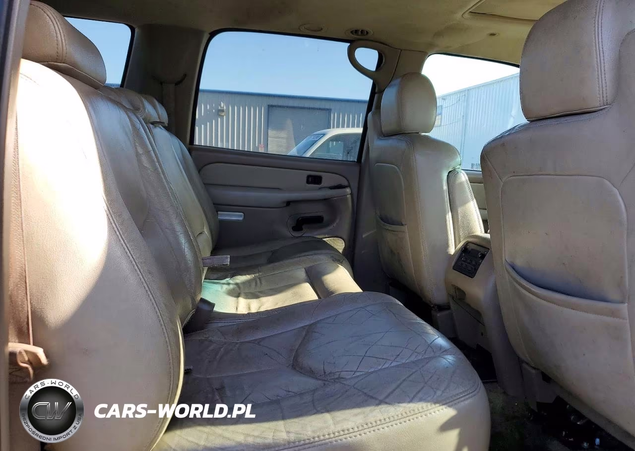 2003 Chevrolet Suburban VIN:3GNEC16T63G199440 - 11