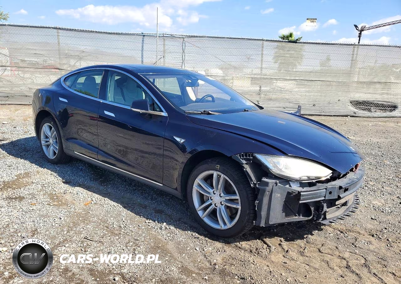 2015 Tesla Model S 85D VIN:5YJSA1H29FFP70869 - 4
