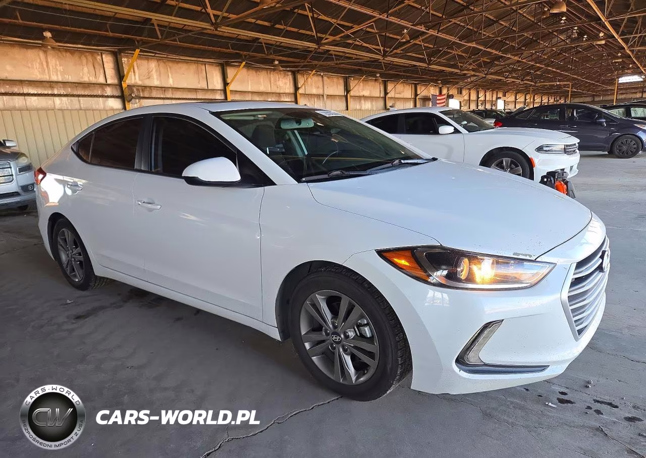 2018 Hyundai Elantra Value Edition VIN:5NPD84LF5JH316354 - 4