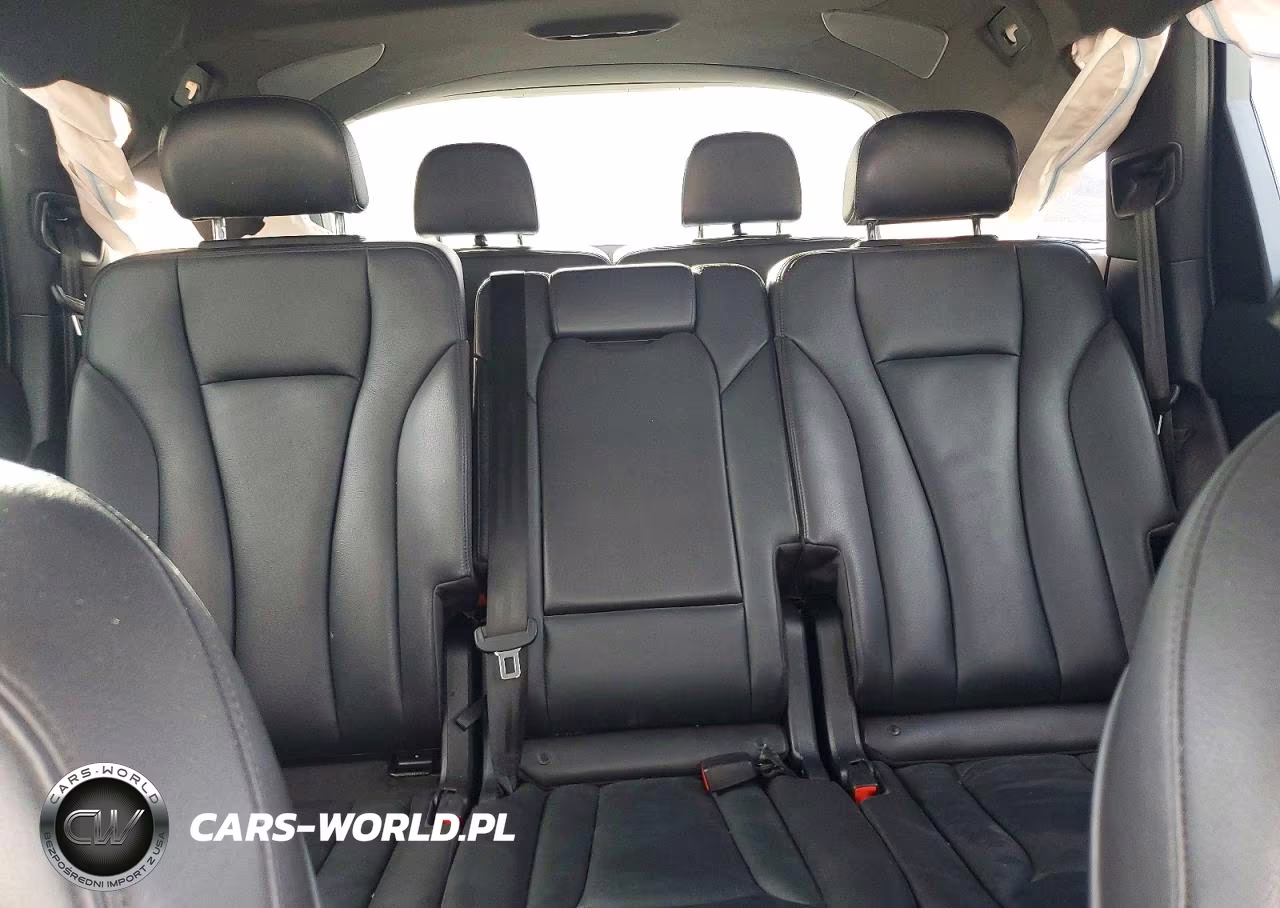 2018 Audi Q7 Premium Plus VIN:WA1LAAF75JD015473 - 10