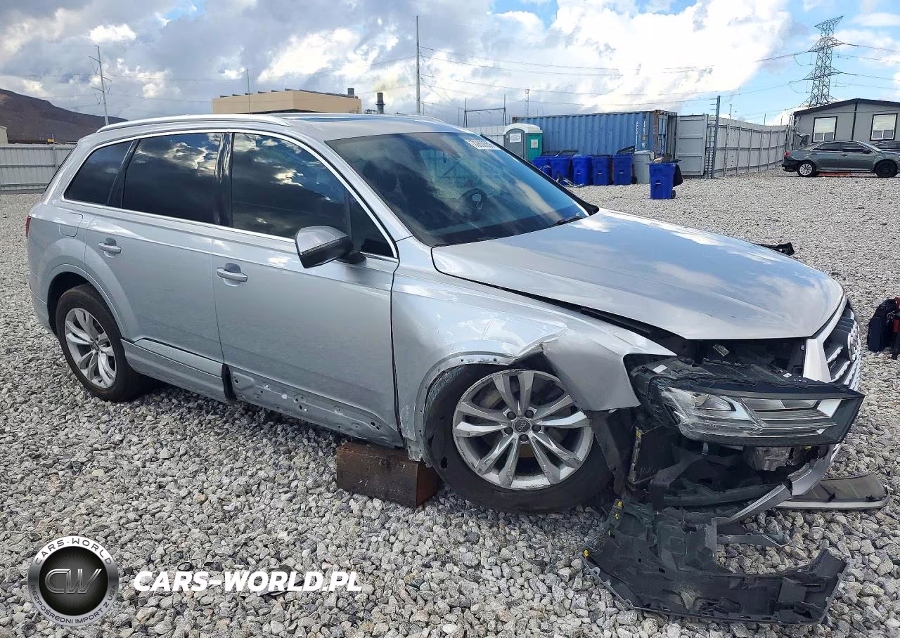 2018 Audi Q7 Premium Plus VIN:WA1LAAF75JD015473 - 4