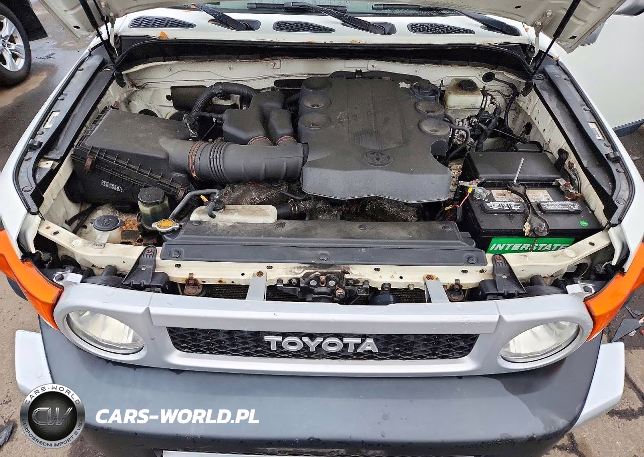2010 Toyota Fj Cruiser Base VIN:JTEBU4BF7AK070215 - 12