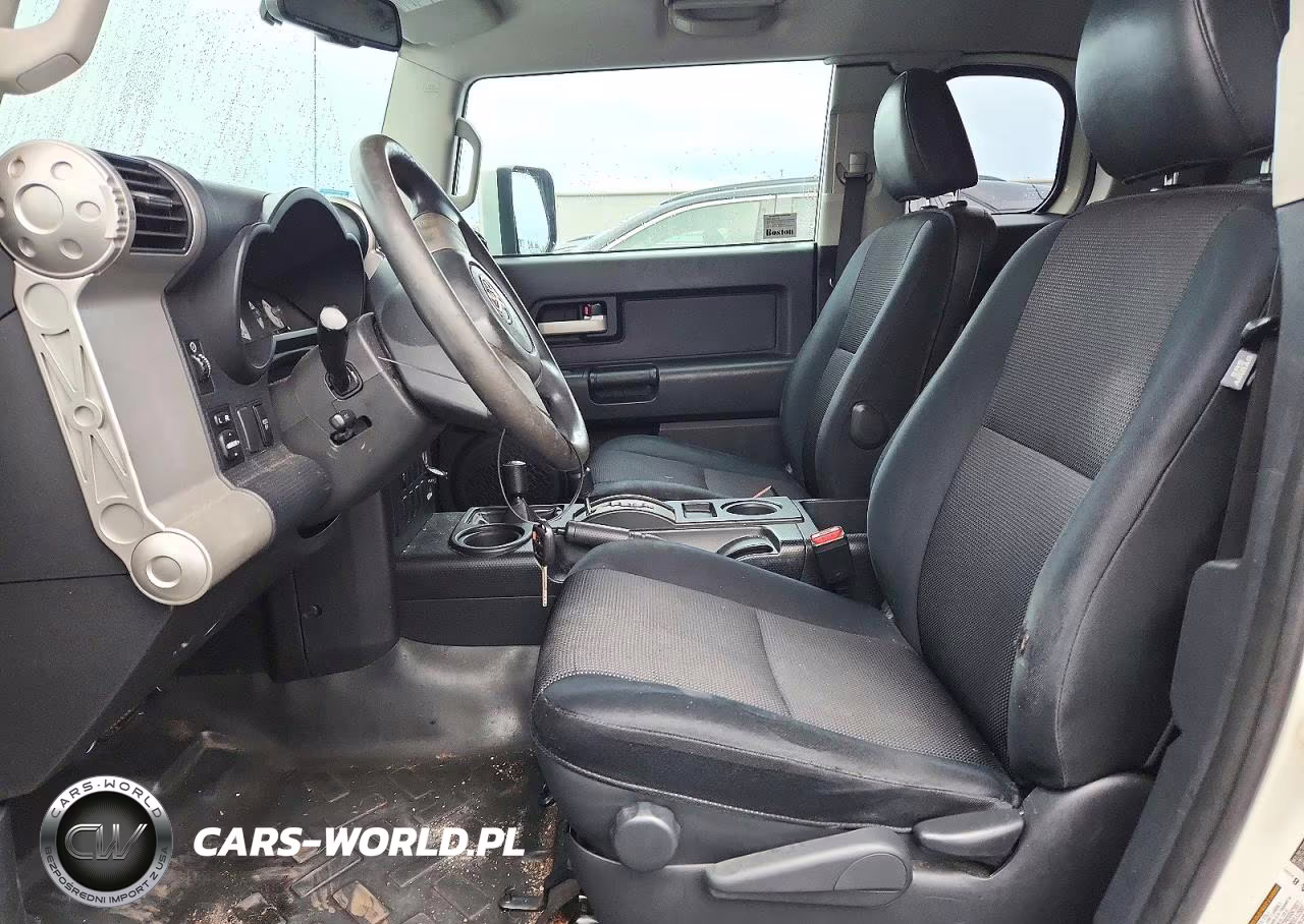 2010 Toyota Fj Cruiser Base VIN:JTEBU4BF7AK070215 - 7