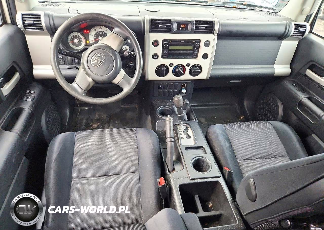 2010 Toyota Fj Cruiser Base VIN:JTEBU4BF7AK070215 - 8