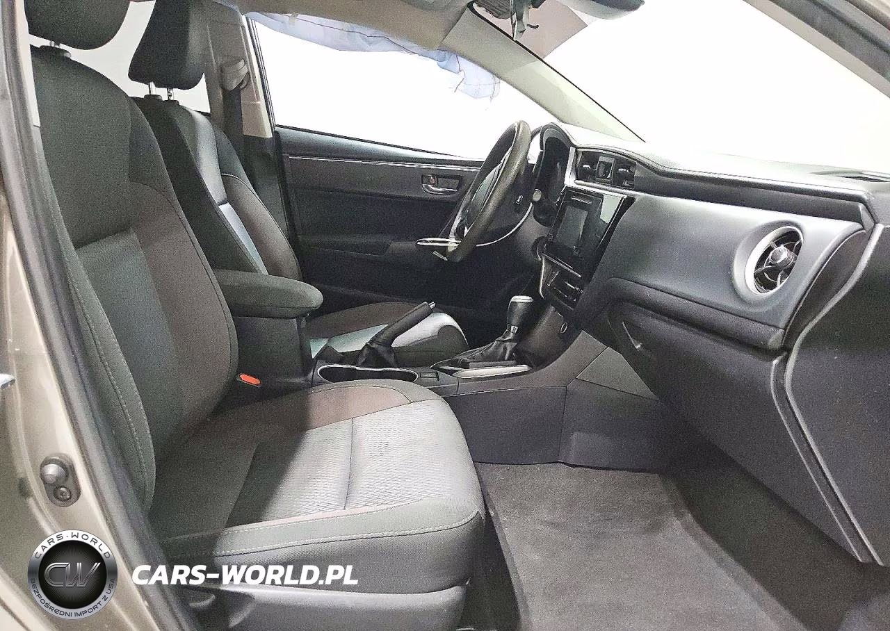 2018 Toyota Corolla Le VIN:2T1BURHE3JC104555 - 13