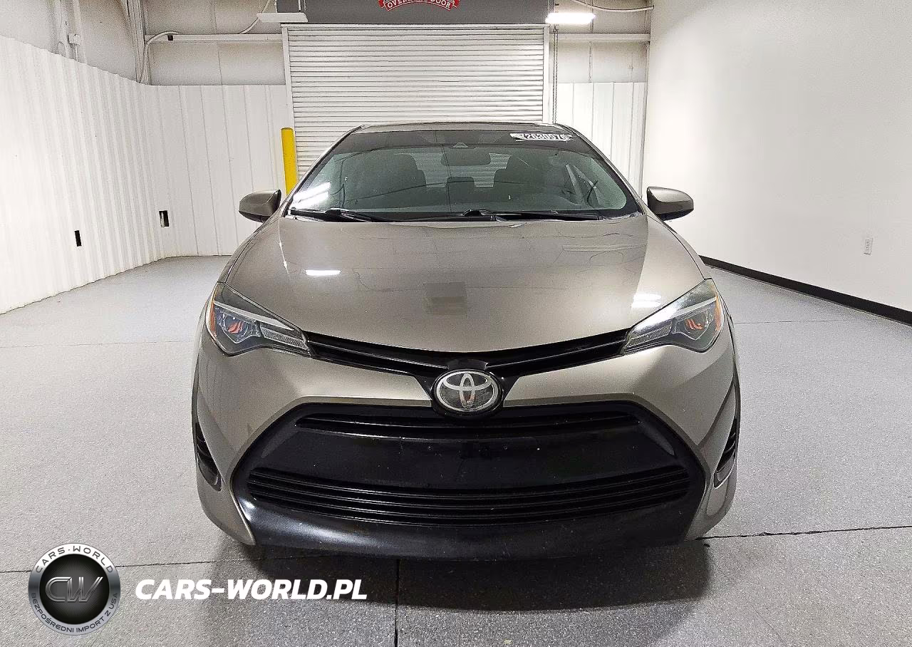 2018 Toyota Corolla Le VIN:2T1BURHE3JC104555 - 5
