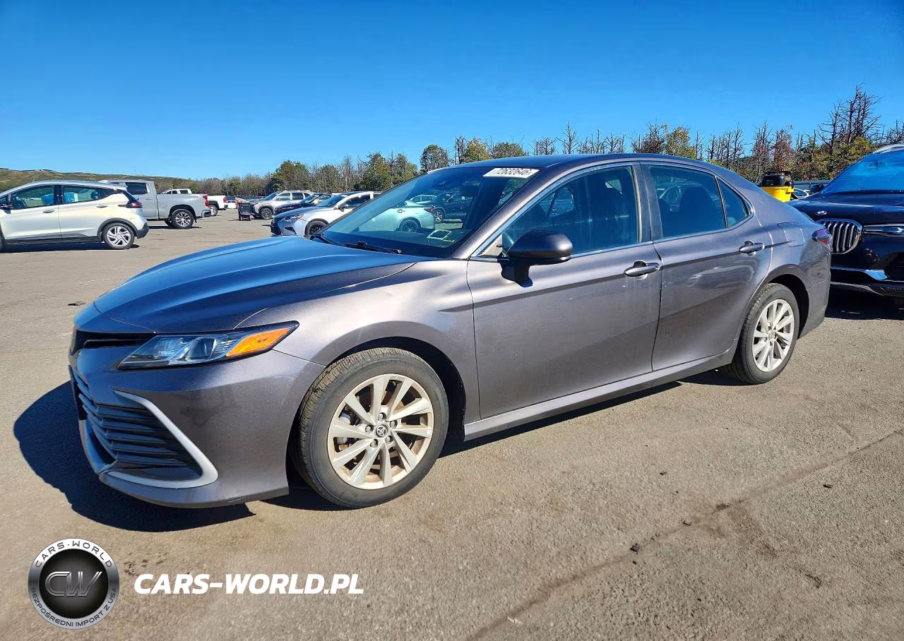 2023 Toyota Camry Le – zdjęcie 1 z 12