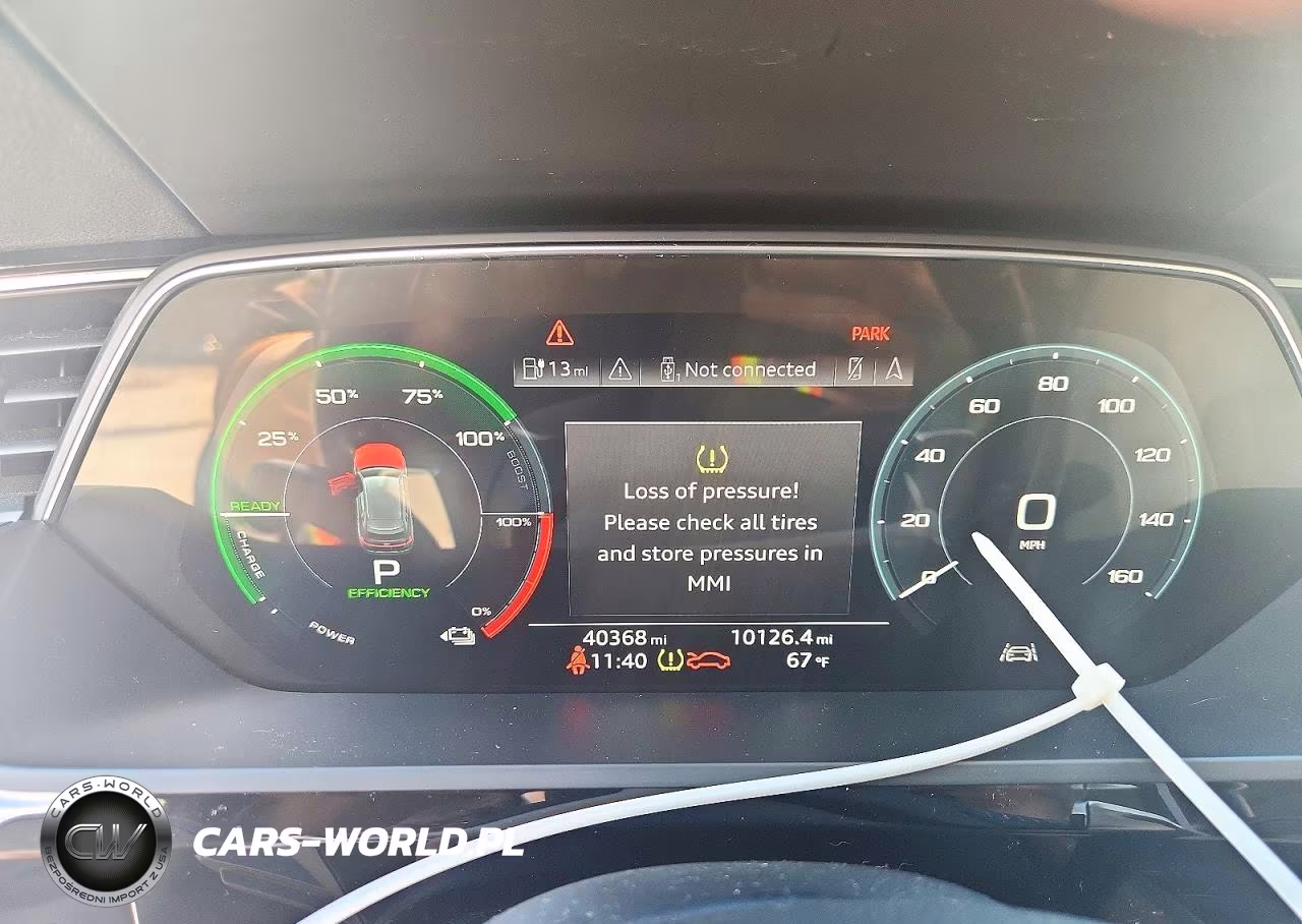 2019 Audi E-Tron Premium Plus VIN:WA1LAAGEXKB022879 - 9