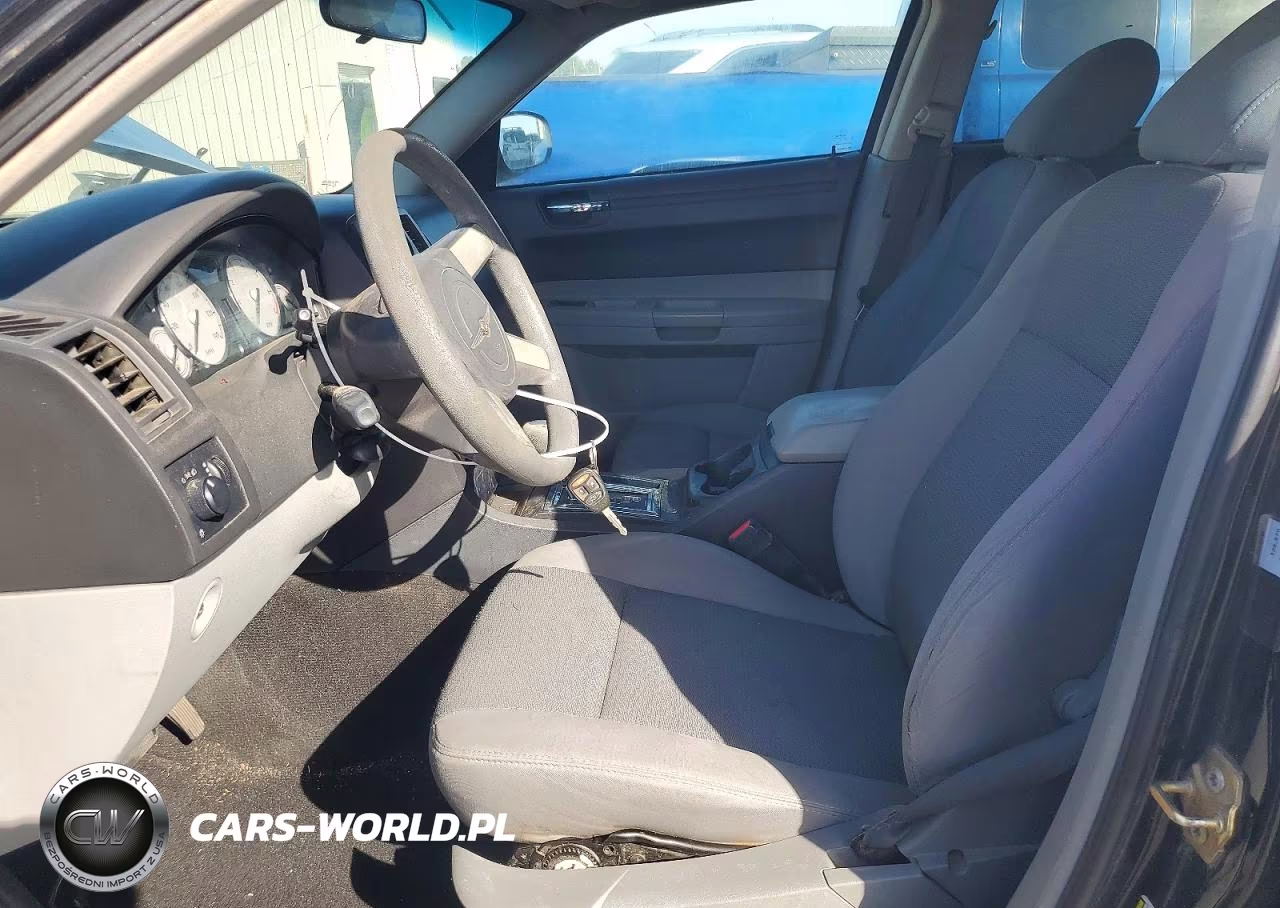 2007 Chrysler 300 VIN:2C3KA43R57H639766 - 7