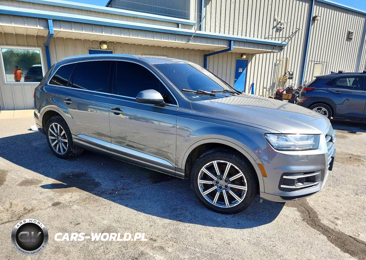 2017 Audi Q7 Premium Plus VIN:WA1LAAF70HD058211 - 4