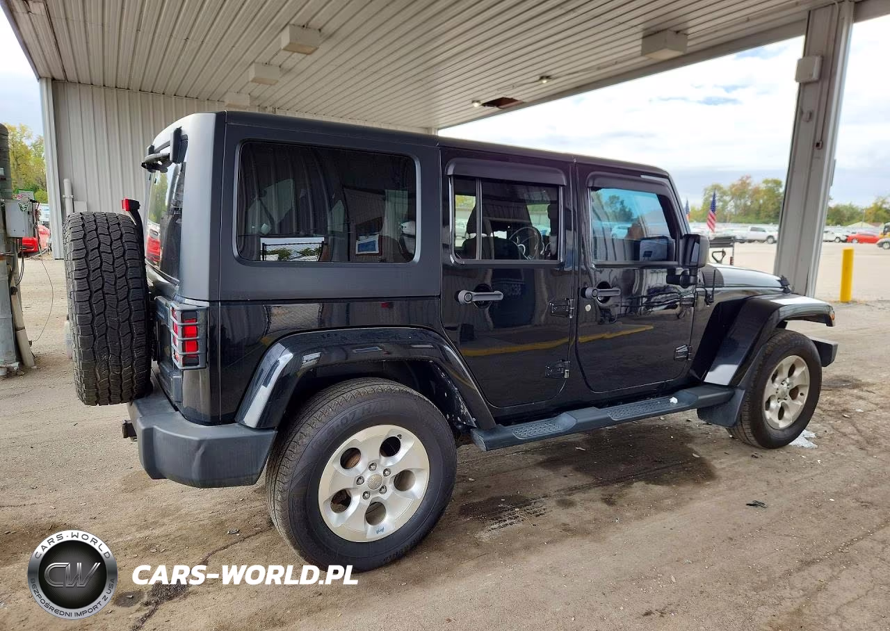 2015 Jeep Wrangler Unlimited Sahara VIN:1C4BJWEG4FL630318 - 3