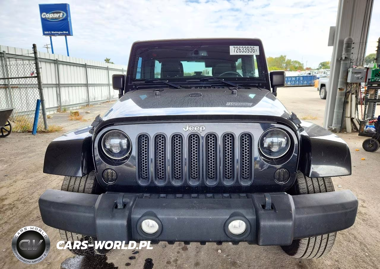2015 Jeep Wrangler Unlimited Sahara VIN:1C4BJWEG4FL630318 - 5