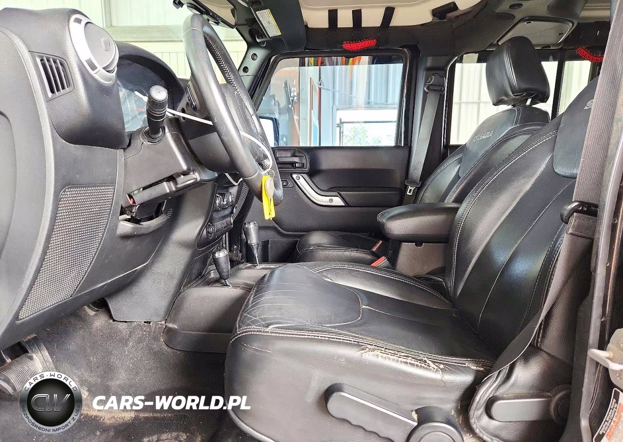 2015 Jeep Wrangler Unlimited Sahara VIN:1C4BJWEG4FL630318 - 7