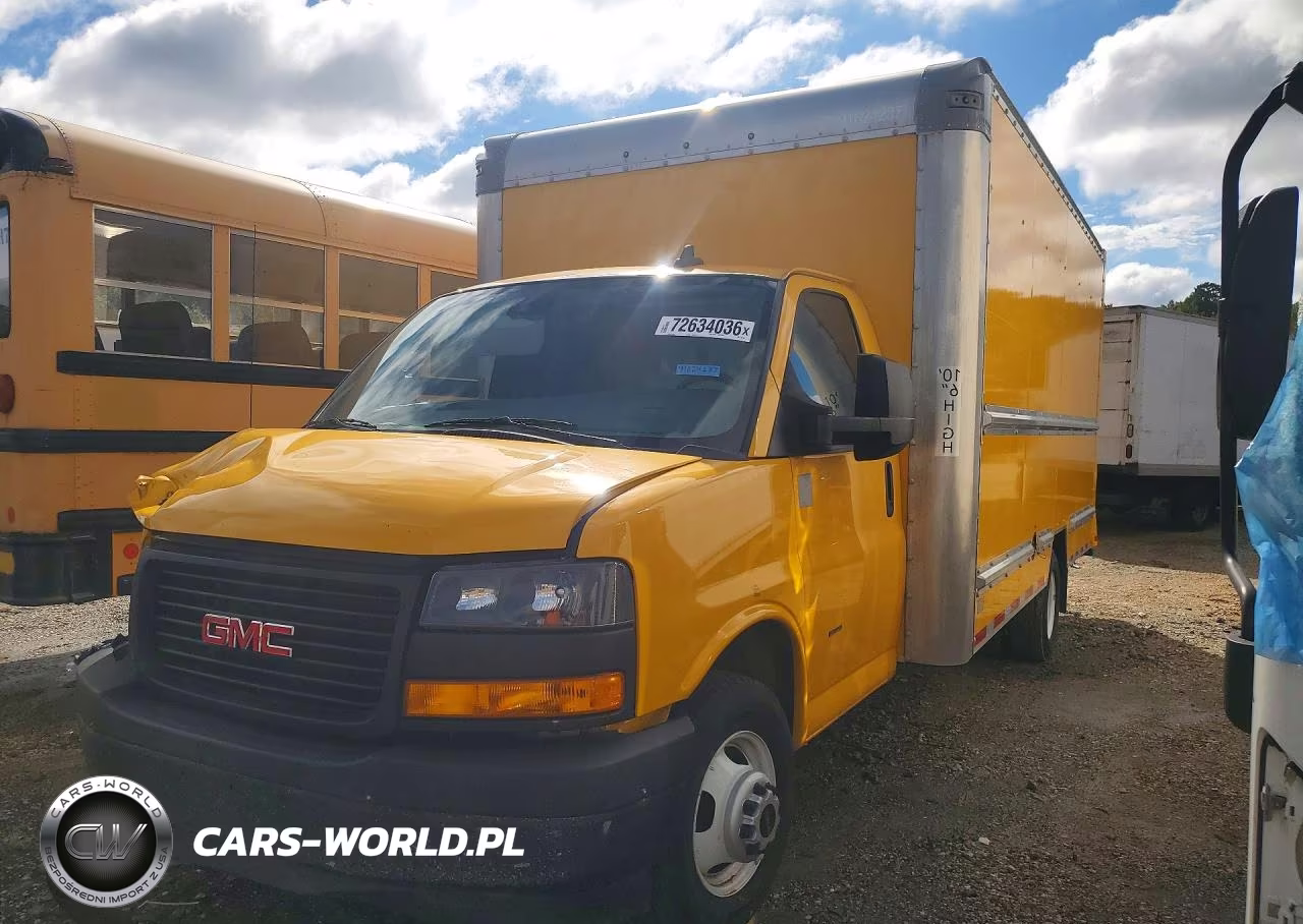 2022 GMC Savana Cut - Box Truck