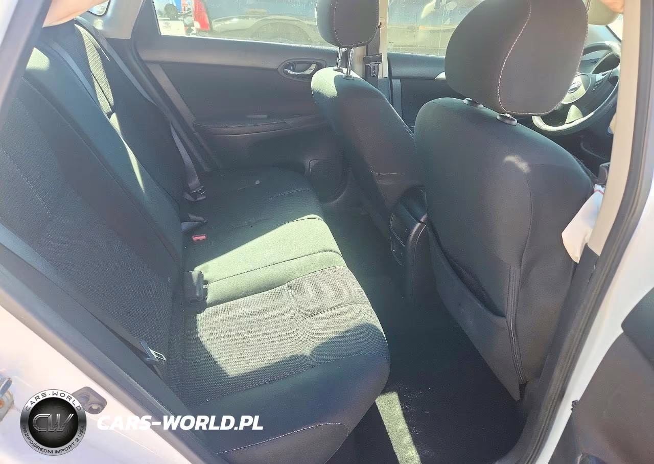 2018 Nissan Sentra S VIN:3N1AB7AP9JY318454 - 10