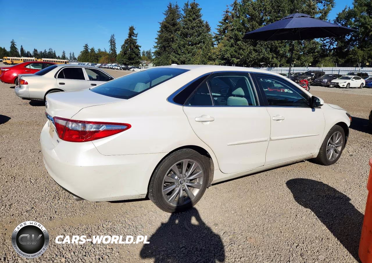 2015 Toyota Camry Xle V6 VIN:4T1BK1FK8FU560010 - 3
