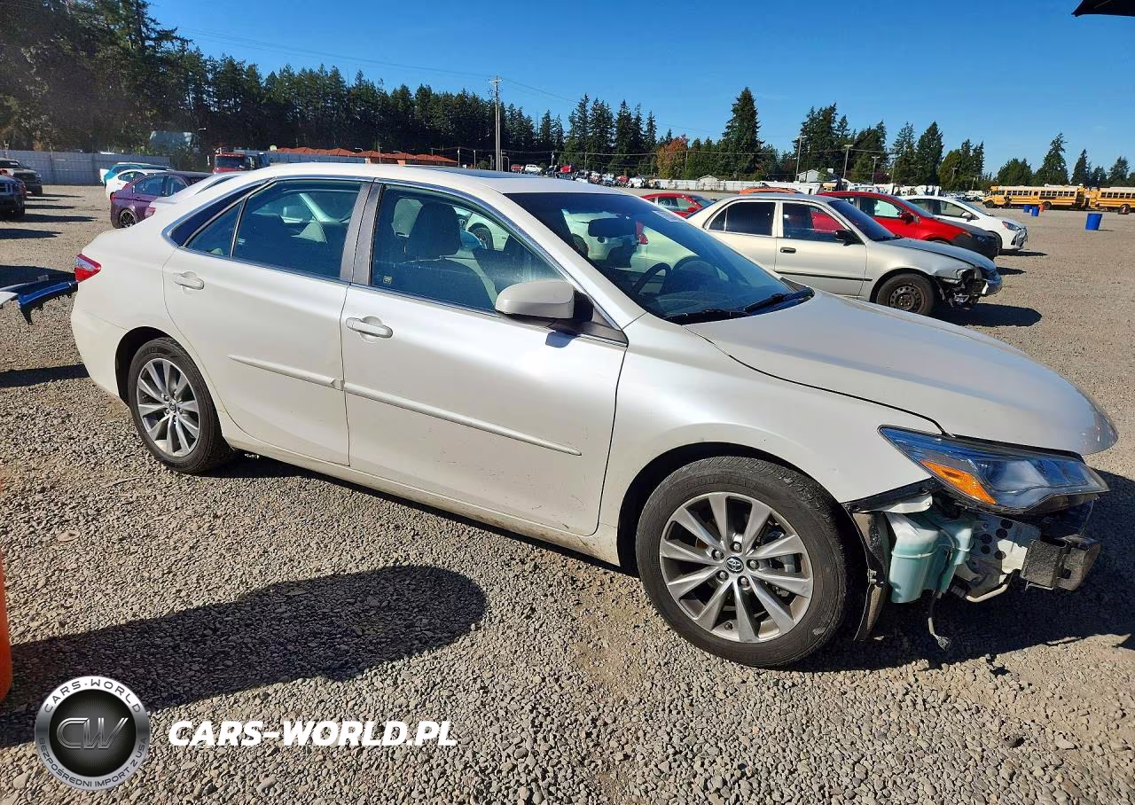 2015 Toyota Camry Xle V6 VIN:4T1BK1FK8FU560010 - 4