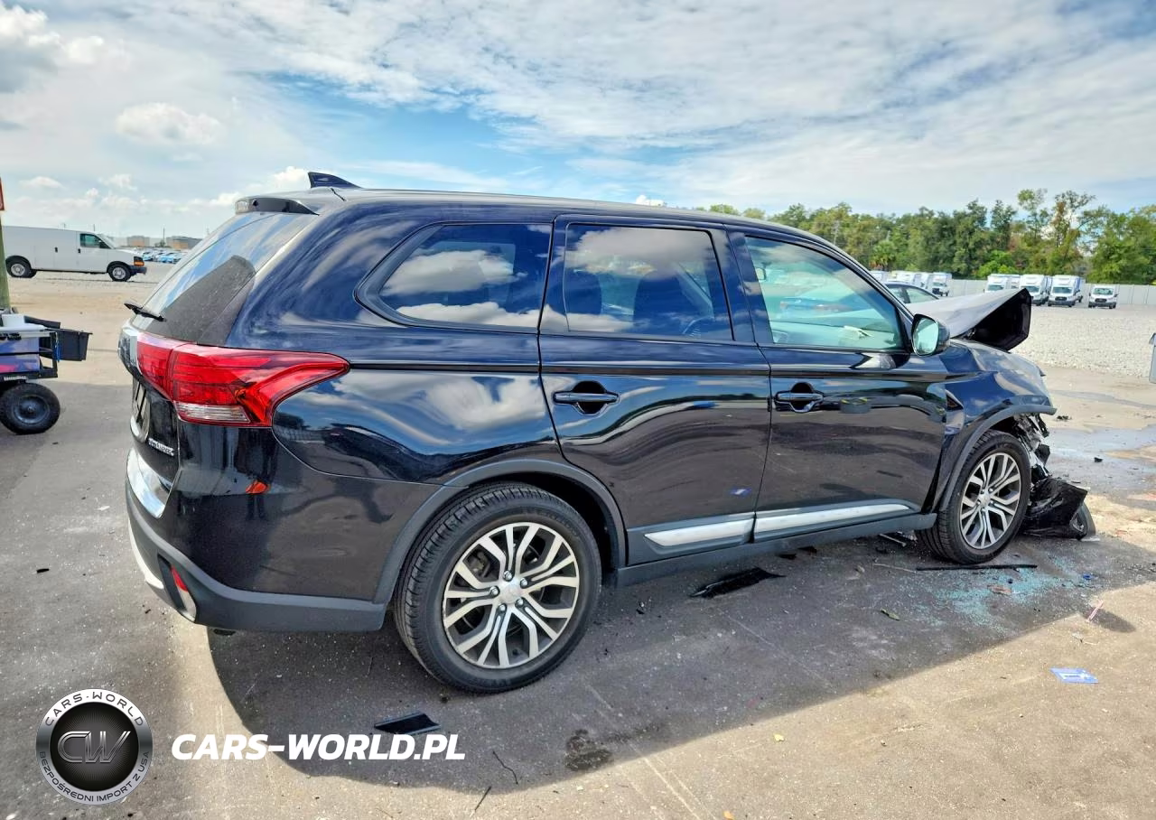 2018 Mitsubishi Outlander VIN:JA4AD2A30JZ068867 - 3