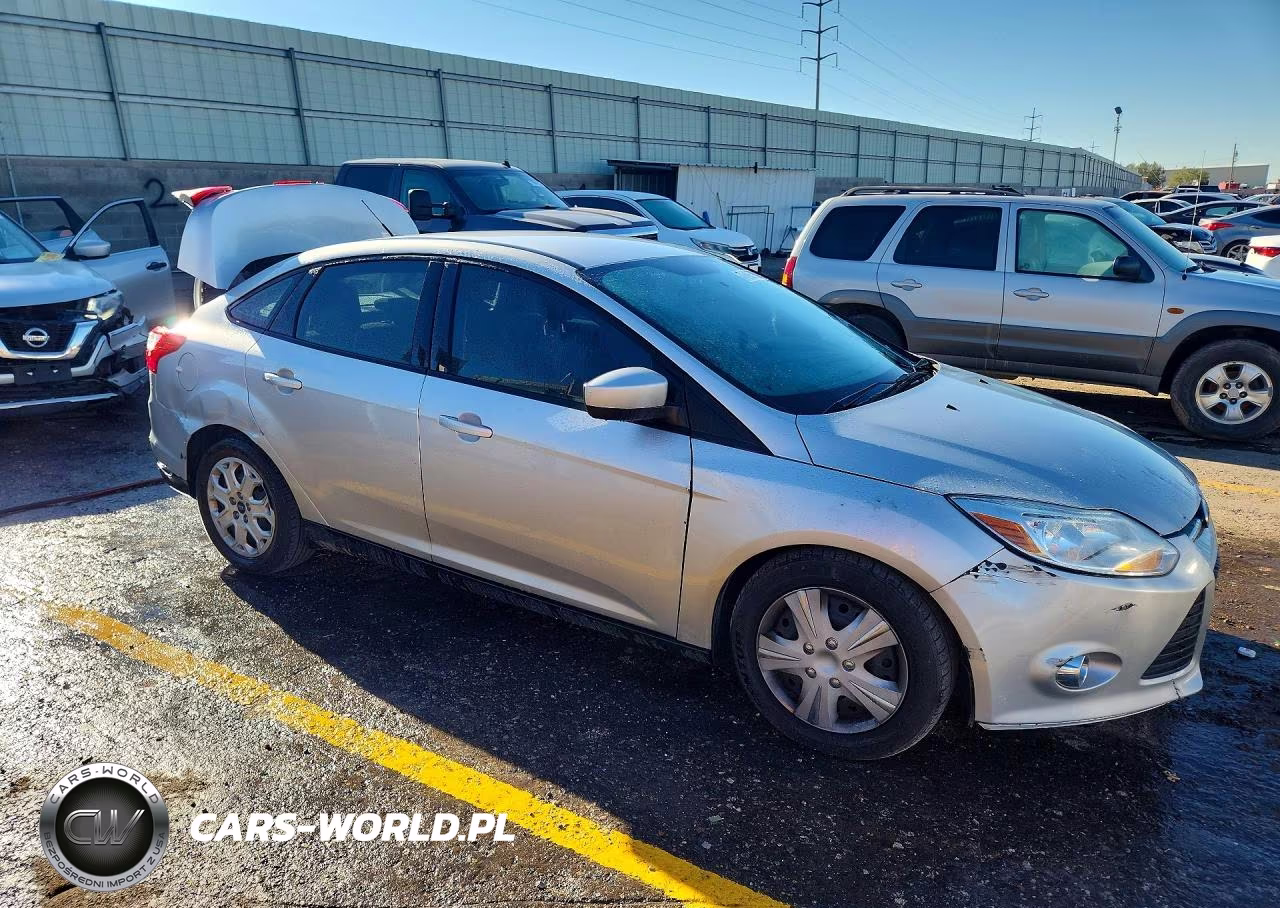 2012 Ford Focus Se VIN:1FAHP3F26CL313555 - 4