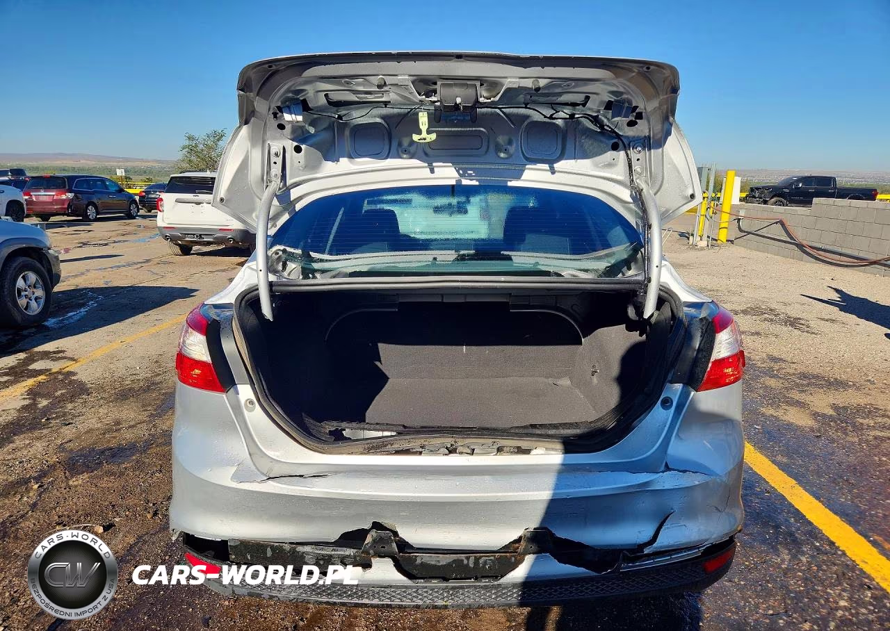 2012 Ford Focus Se VIN:1FAHP3F26CL313555 - 6