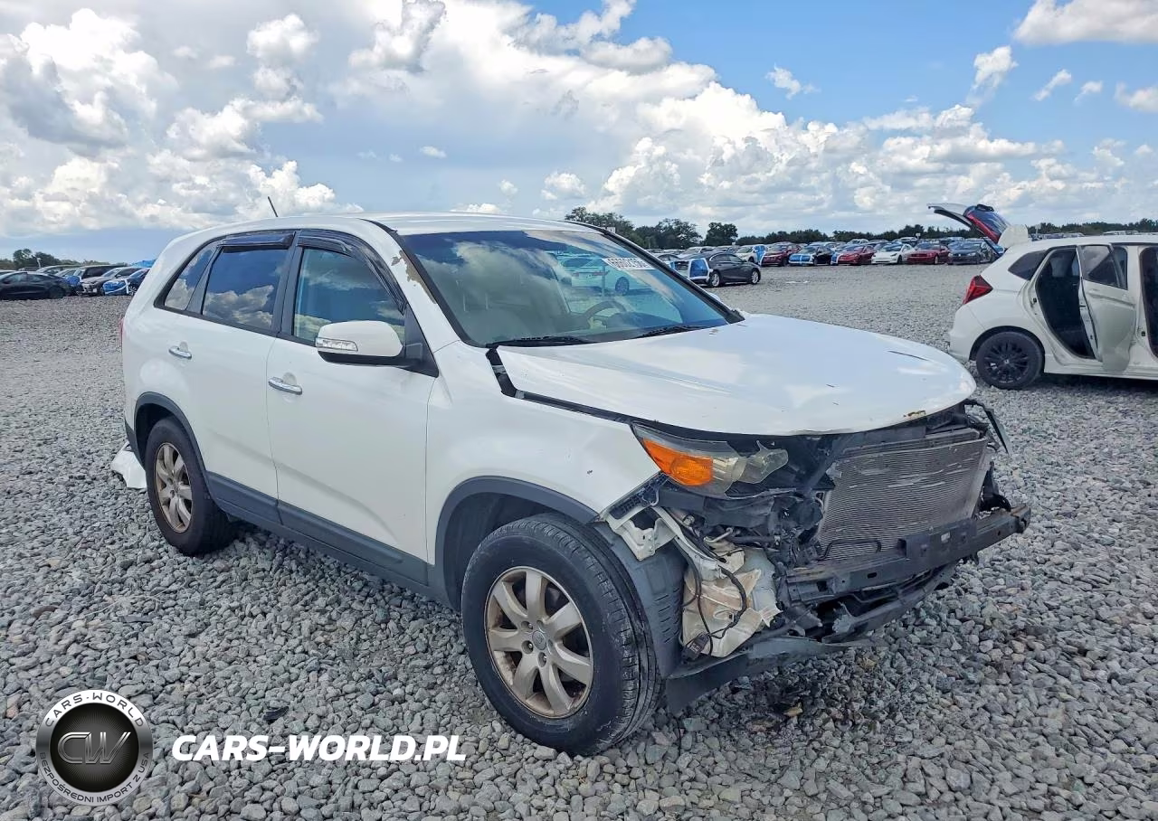 2013 Kia Sorento Lx VIN:5XYKT4A15DG313317 - 4