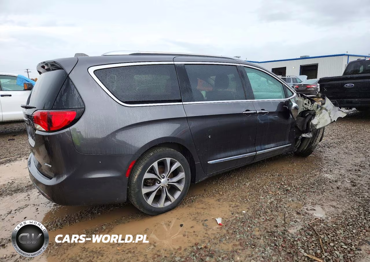 2019 Chrysler Pacifica Limited VIN:2C4RC1GG4KR734544 - 3