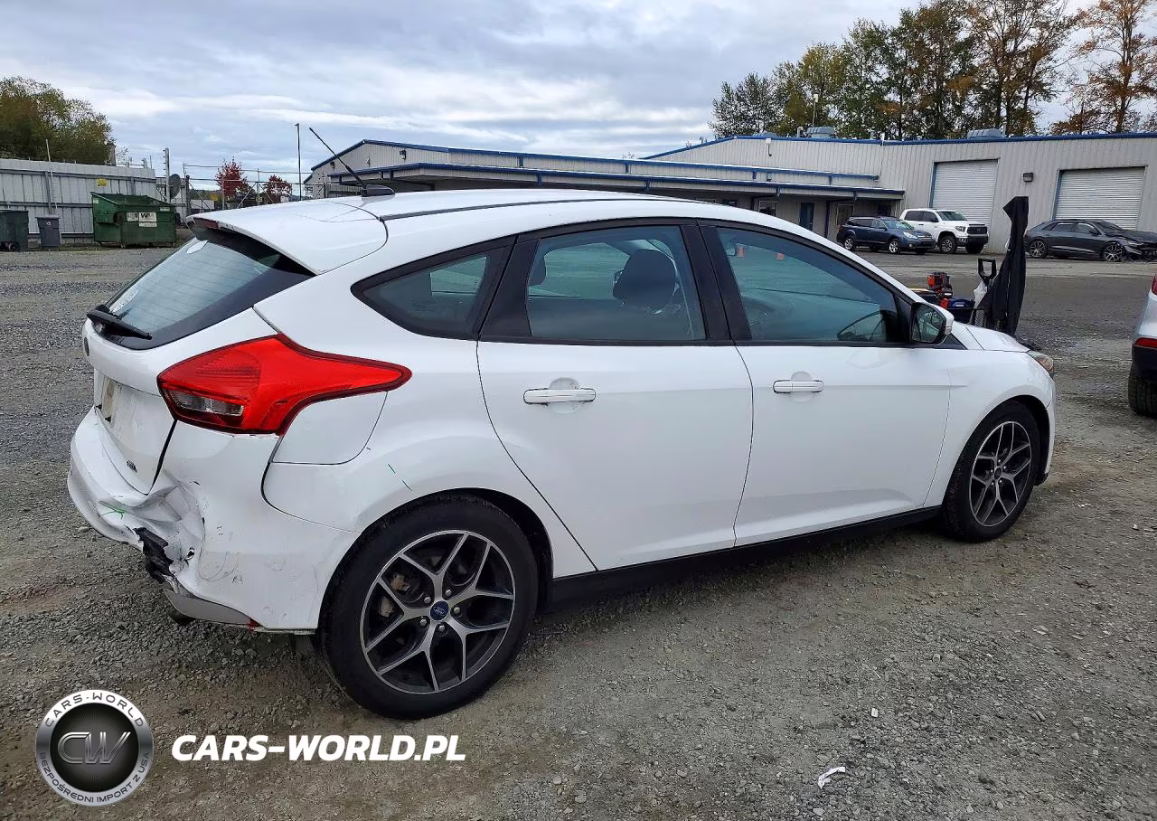2017 Ford Focus Sel VIN:1FADP3M26HL266732 - 3
