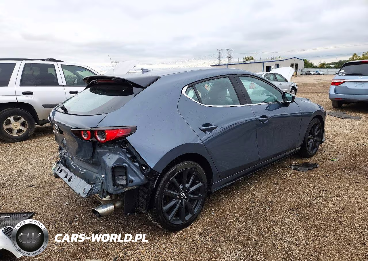 2021 Mazda 3 Premium Plus VIN:JM1BPBNY2M1310584 - 3