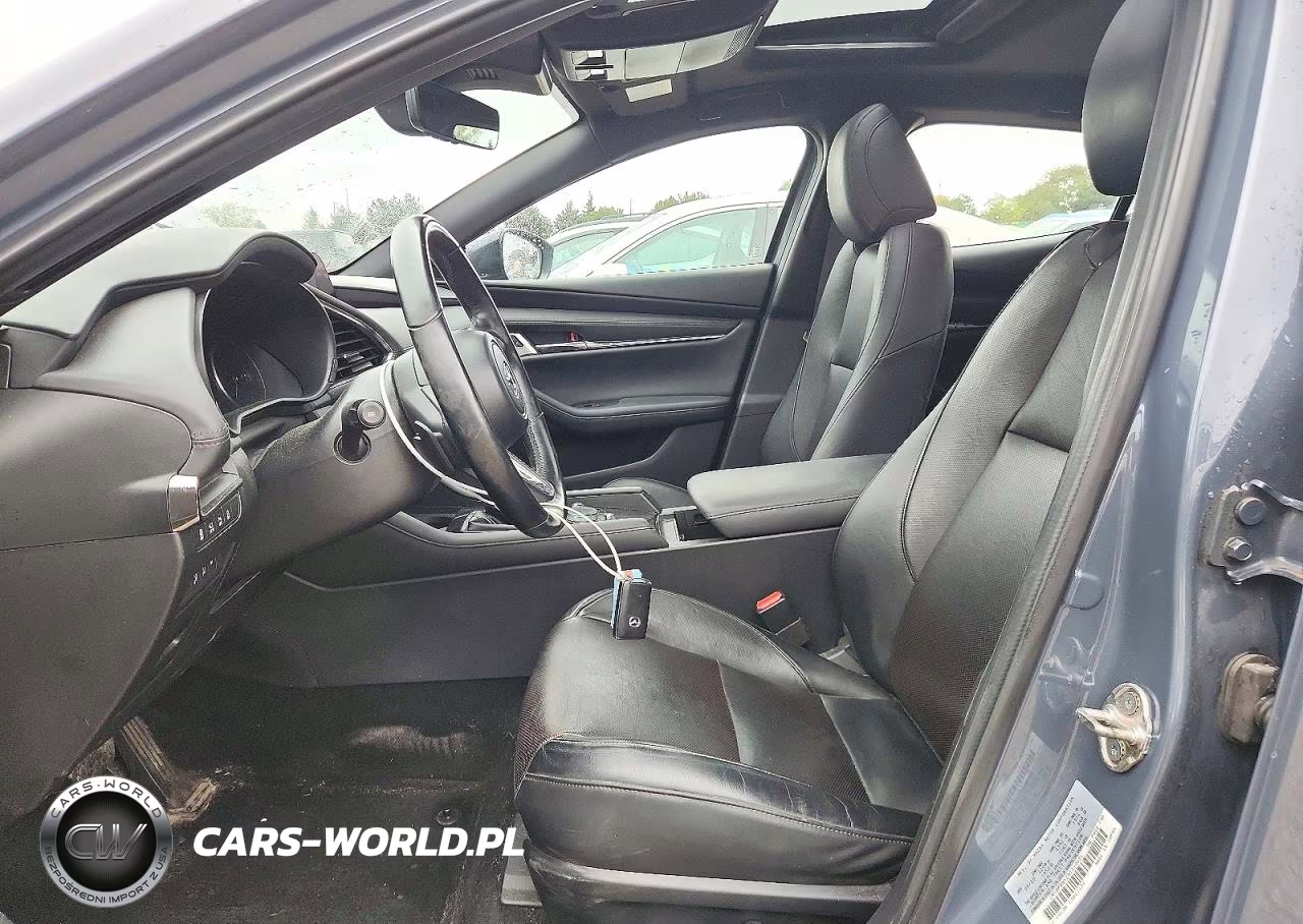 2021 Mazda 3 Premium Plus VIN:JM1BPBNY2M1310584 - 7