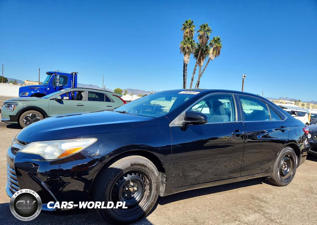 2016 Toyota Camry Le