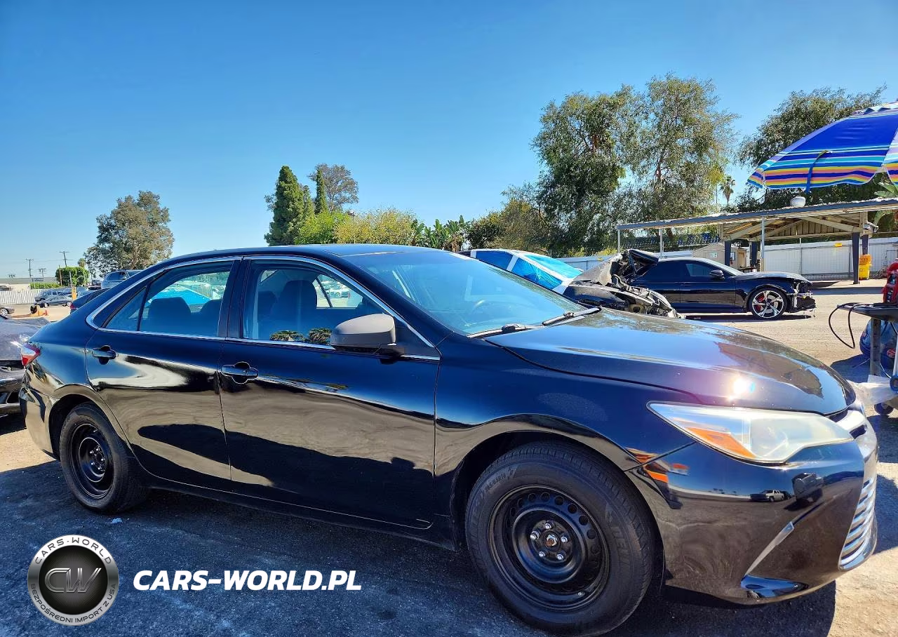 2016 Toyota Camry Le VIN:4T1BF1FK8GU132038 - 4